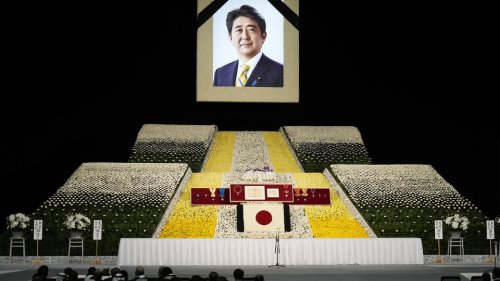 Mort de Shinzo Abe : l'hommage national de l'ancien Premier ministre assassiné divise le pays