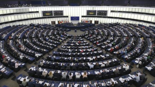 Automobile : le Parlement européen vote la fin des moteurs thermiques en 2035
