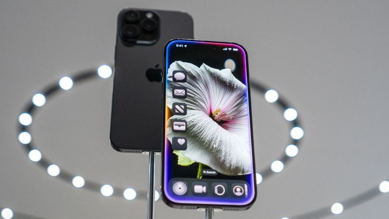 Trump threatens 25% tariff on Apple and says Samsung and other tech companies could be next