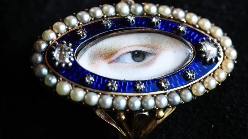 The mysterious eye that inspired a peculiar and romantic collection