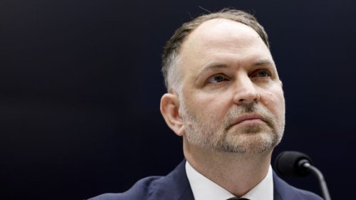 Amtrak CEO stepping down, weeks after Musk says the rail service should be privatized