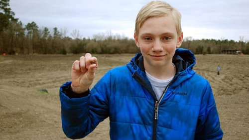 Boy finds huge 7.44 carat diamond in Arkansas state park