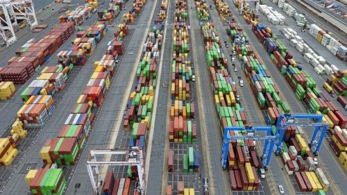 How to trash an economic superpower in 100 days