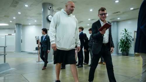 Senate unanimously passes formal dress code
