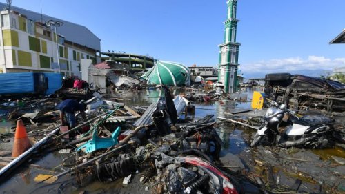 Aid Indonesia earthquake and tsunami victims
