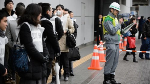 Tokyo stages first missile evacuation drill