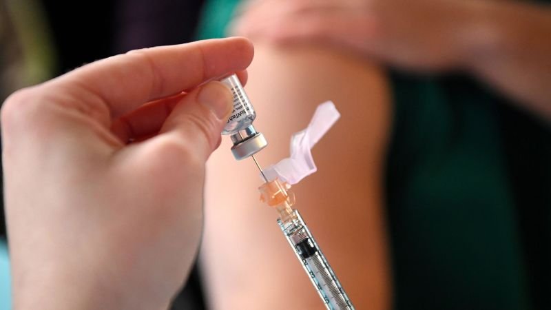 What we know about Moderna’s coronavirus vaccine and how it differs from Pfizer’s