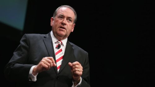 Huckabee compares Ky. clerk jailing to slavery ruling in Dred Scott