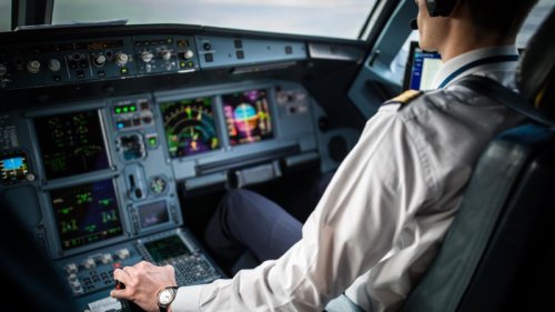 What are the alcohol rules for US airline pilots?