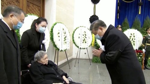 Reporter describes ‘rare’ behavior from Xi at former leader’s memorial