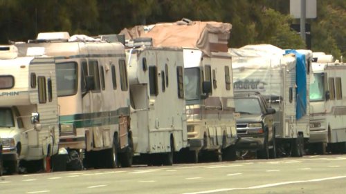 Thousands are living in RVs on Los Angeles’ streets. Leaders want to shrink the number, but the solution is elusive
