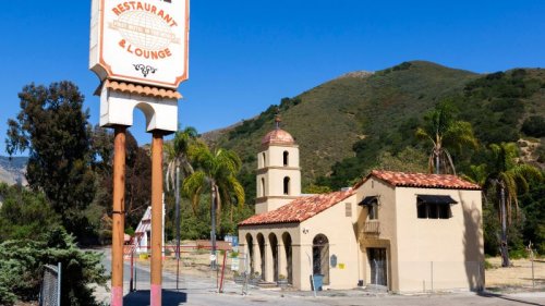 The world’s first motel opened 100 years ago, but now only ruins remain