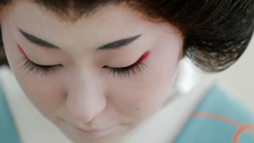 Last of Tokyo’s geishas cling to a disappearing trade