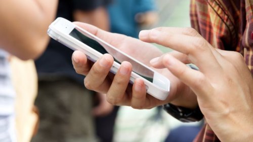 California abandons plan to tax text messages