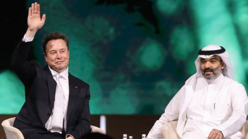 Another sign that Elon Musk’s businesses are benefiting big from his role as Trump’s ‘first buddy’