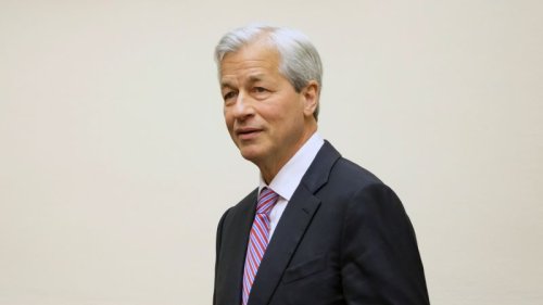 JPMorgan shareholders vote down pay bump for CEO Jamie Dimon