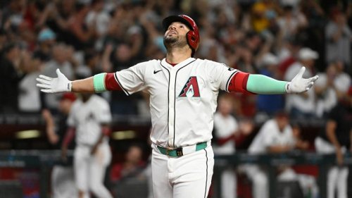 Eugenio Suárez becomes 19th player in MLB history to hit 4 home runs in single game