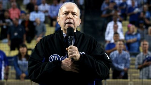 Frank Sinatra Jr. dies while on tour in Florida