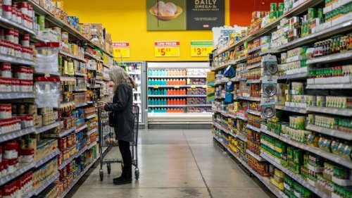 Consumer confidence plummets to lowest level since January 2021