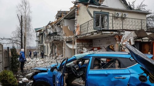 Ukraine and Russia exchange attacks, hours after Trump-Putin call