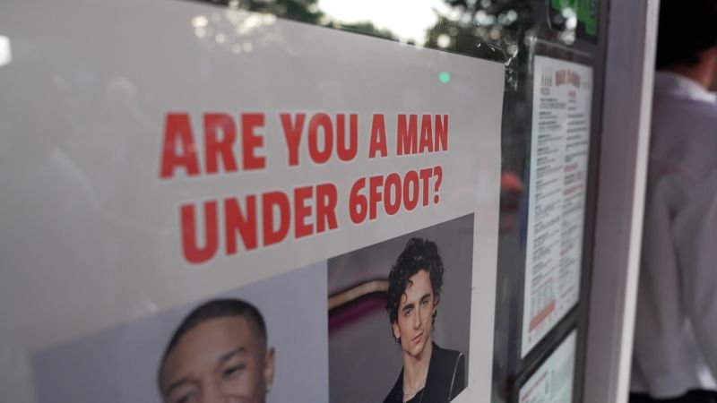 This London bar banned 6 footers from a singles night