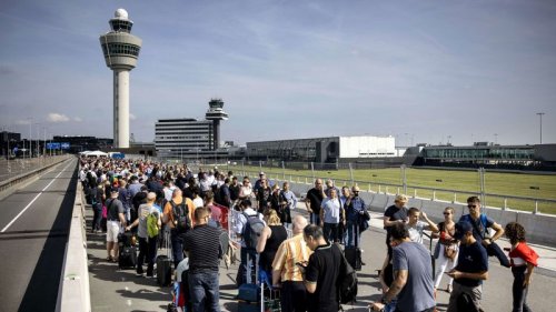 Why one of Europe’s top airports has become a ‘crazy mess’