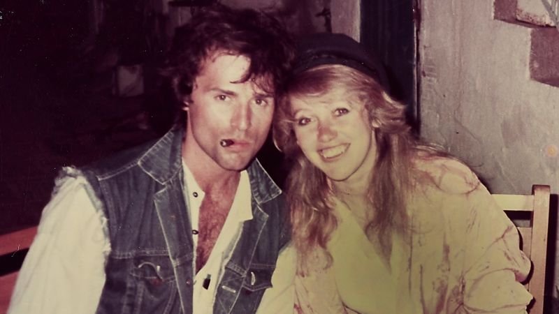 He thought he’d never see his 1985 Greek vacation romance again. Then he felt a tap on the shoulder