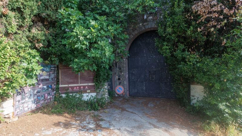 ‘A sucker born every minute’: The man who duped tourists with a fake Greek amphitheater