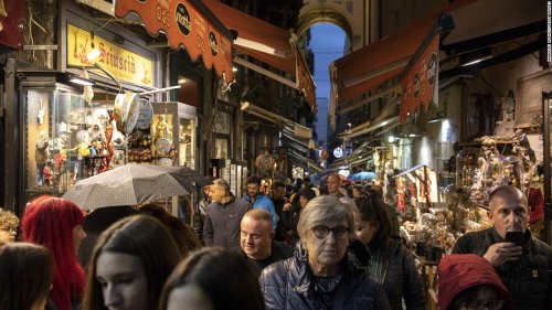 Italy implements one-way foot traffic in 'dangerously' overtouristed street
