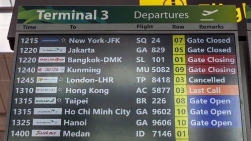 Global air travel chaos caused by Heathrow closure may last days and cost hundreds of millions in losses