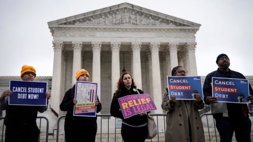 Supreme Court blocks Biden's student loan forgiveness program