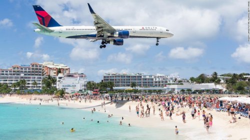 The world's most alarming airplane landings
