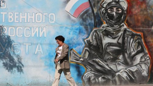 Trump administration ready to recognize Russian control of Crimea as part of framework to end Ukraine war, source says