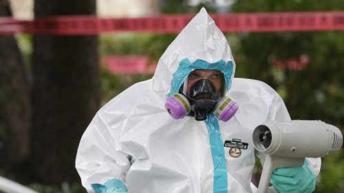 American nurse with protective gear gets Ebola - how could this happen?