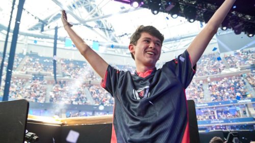 Fortnite gives away $3 million to its first-ever solo world champion, a 16-year-old from Pennsylvania