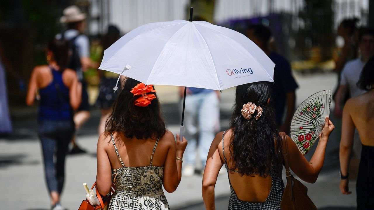 Travelling in the European heatwave? These are all the countries with hot weather warnings right now