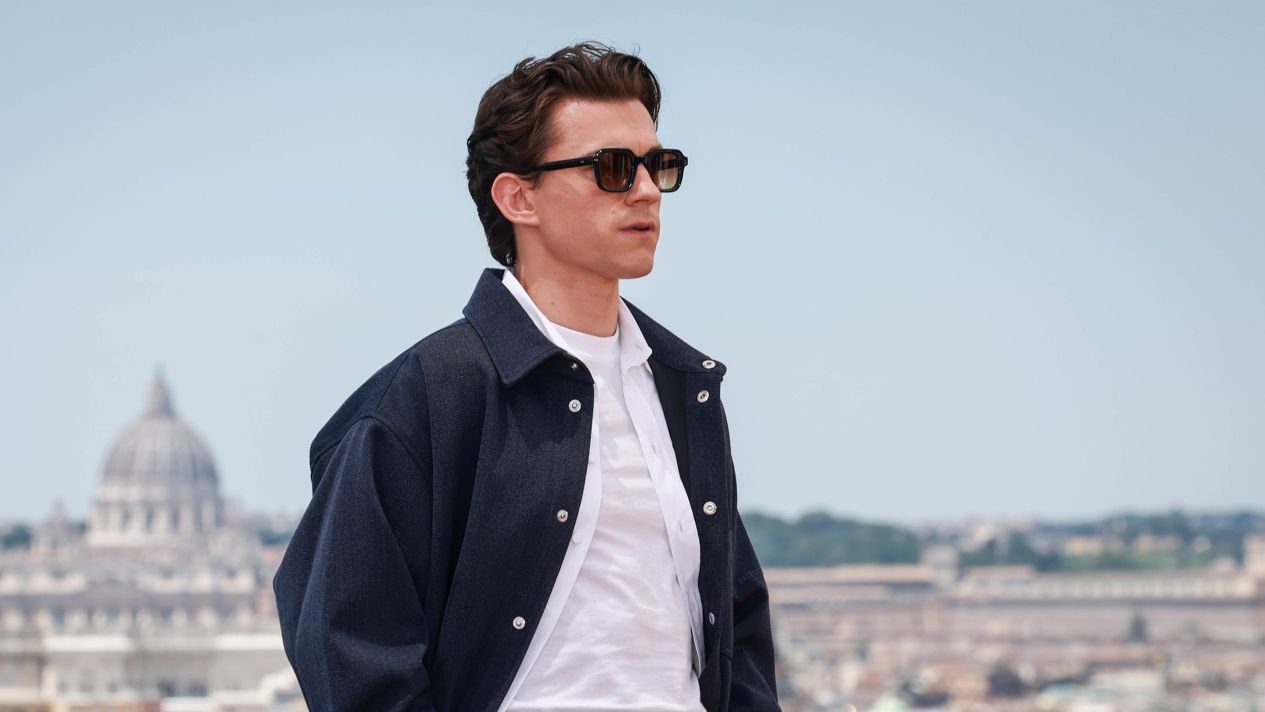 Unpacking with Tom Holland: what he brought on a birthday golf trip to Portugal