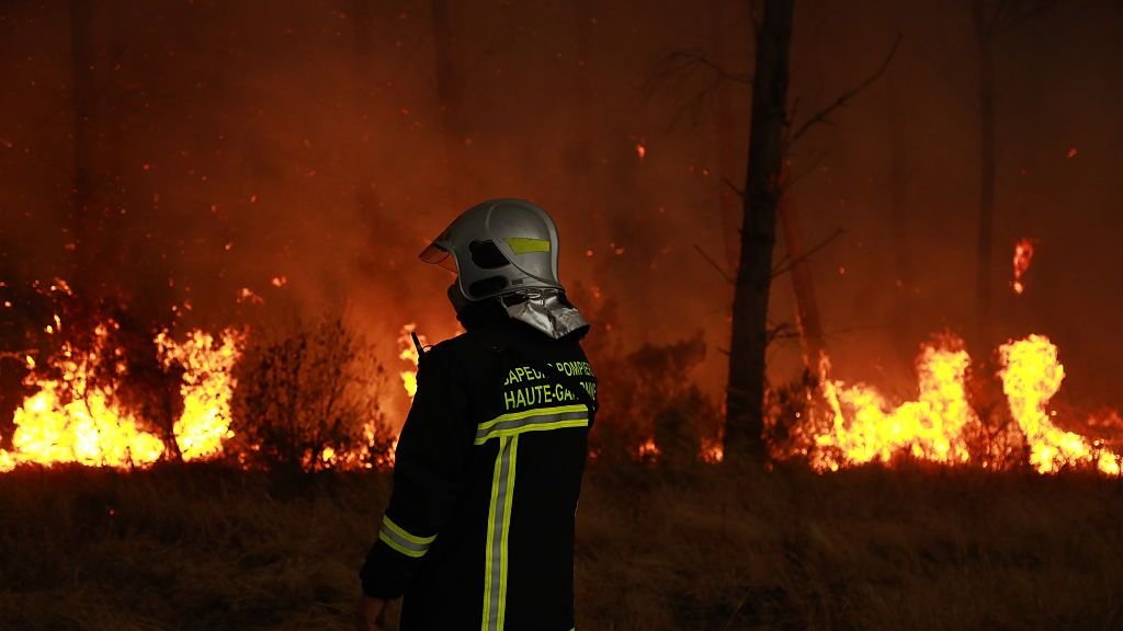 France wildfires: all the latest as fires near Bordeaux cause mass evacuations, and Macron chairs crisis meeting