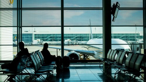 How to make the airport departure lounge experience less stressful