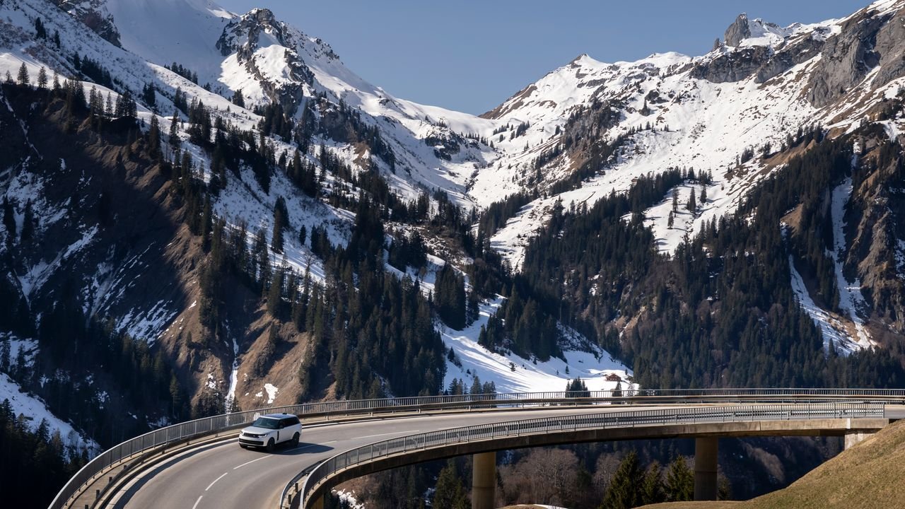 Ab auf die Straße: Ein kurzer Roadtrip zwischen Sport und Natur in Lech am Arlberg