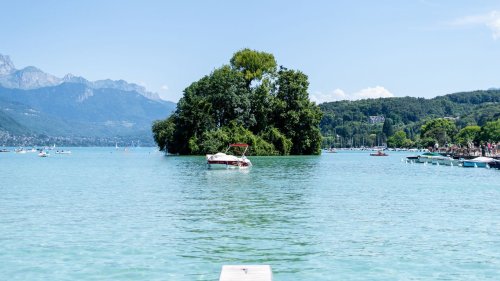 Lac d'Annecy ist Frankreichs verstecktes Ski-Juwel: Das sind die besten Hotels, Restaurants und Sehenswürdigkeiten