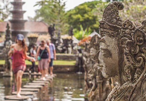 Bali issues 12 dos and 8 don’ts for tourists