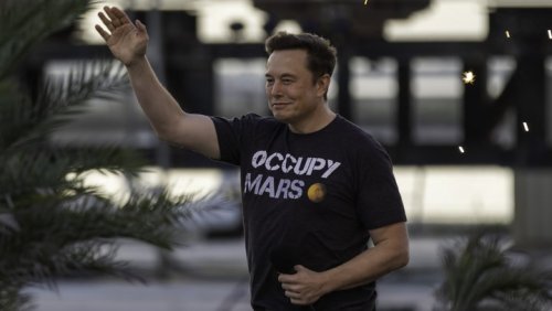 Elon Musk Considered Creating Blockchain-Based Social Media Firm Before Offering to Buy Twitter