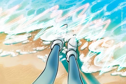 Crypto funds bleed $812M, but Solana bucks the trend with gains