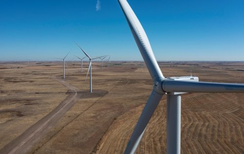 Utility gets nod to build 416-mile power line across U.S. West to connect wind farms to electric customers