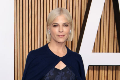 Selma Blair Reveals Doctor Told Her To Get A 'Boyfriend' Before Her Multiple Sclerosis Diagnosis