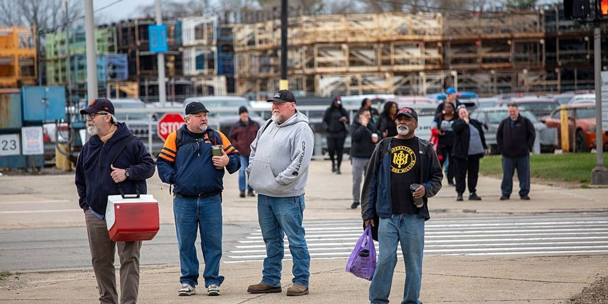 Khanna Sounds Alarm as 4,100+ Factory Workers Laid Off Amid Trump Tariff Chaos