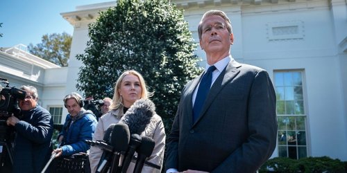 'Flagrantly Enabling Insider Trading': Trump White House Reportedly Tips Off Wall St on Trade Talks | Common Dreams