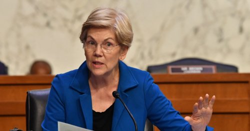 Warren Warns Powell That Fed's Rate Hikes Could Drive US Economy 'Off a Cliff'