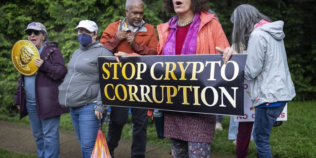 'Fuck This Coin': Trump Crypto Gala Admission Price Plummets as Meme Coin Value Down Over 90%